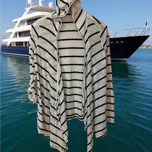 Lightweight cardigan with hoodie